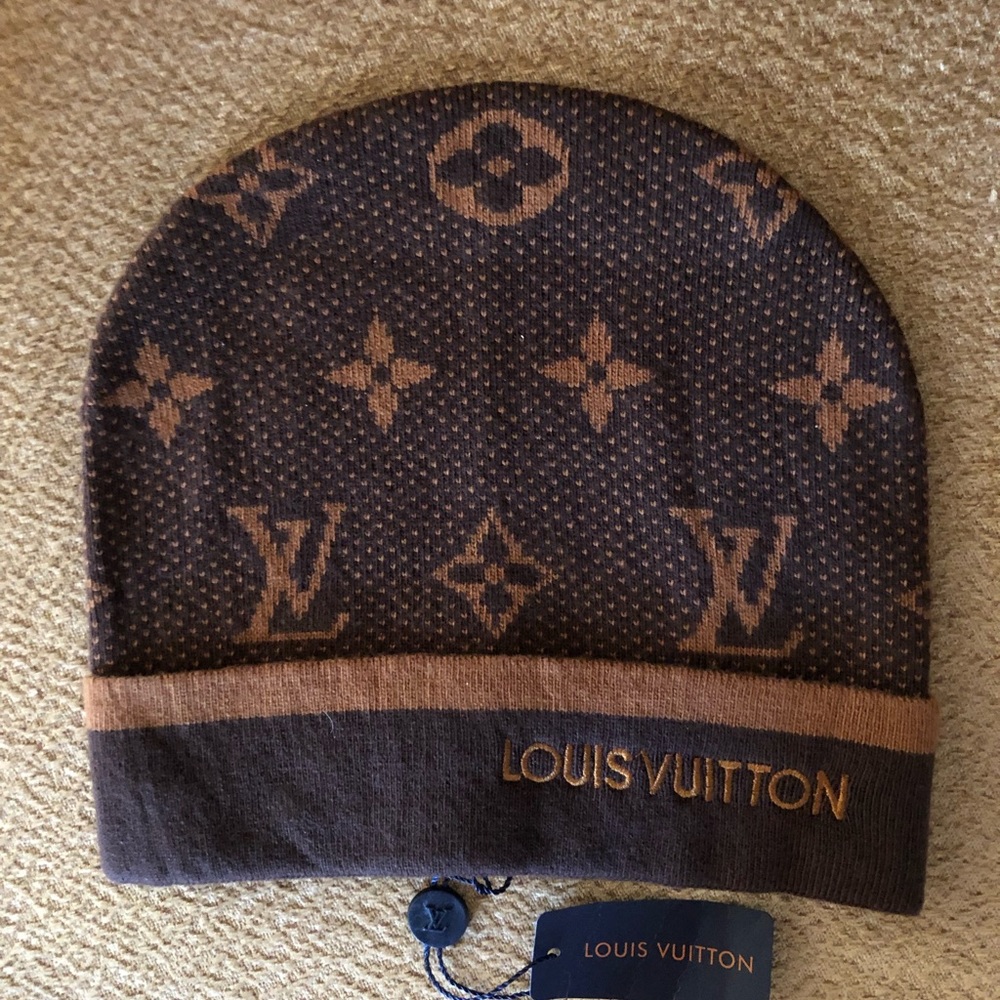 Brown inspired beanie.